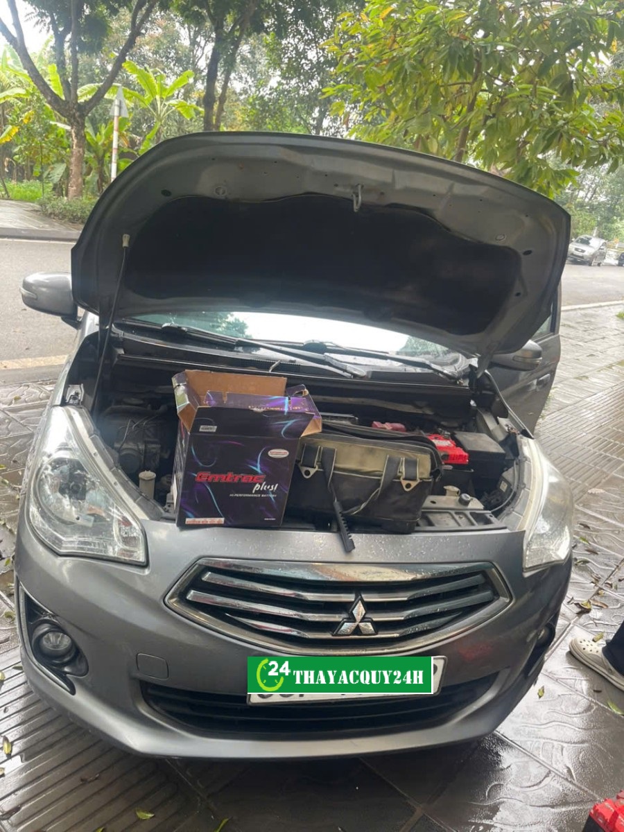 1 Cứu hộ ắc quy xe Mitsubishi Attrage nhanh chóng