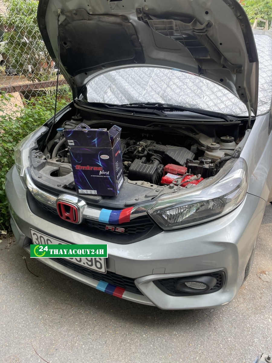 Thay ắc quy xe Honda Brio giá tốt, tận nơi