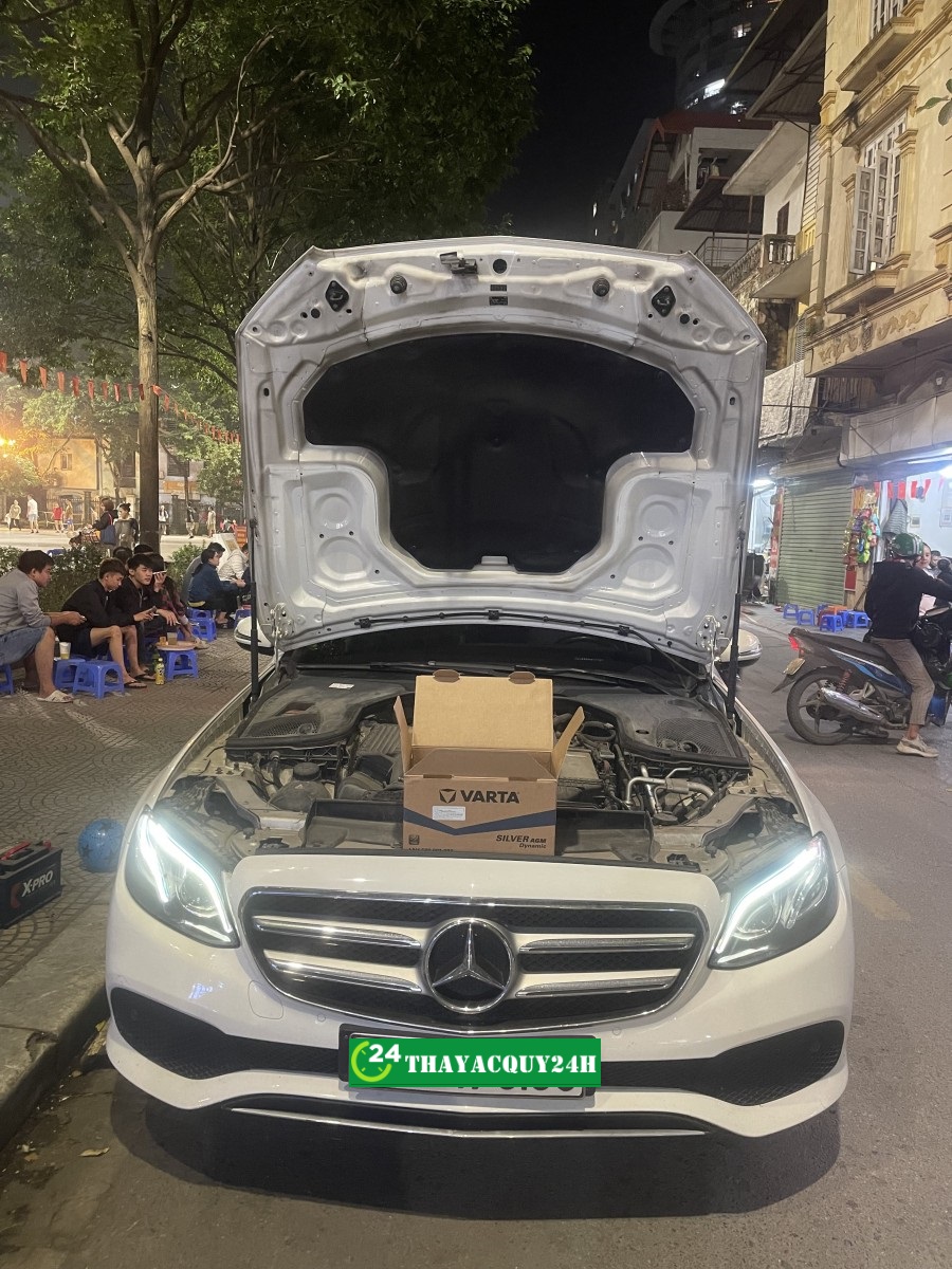 Thay ắc quy xe Mercedes E250 tận nhà, uy tín 24H