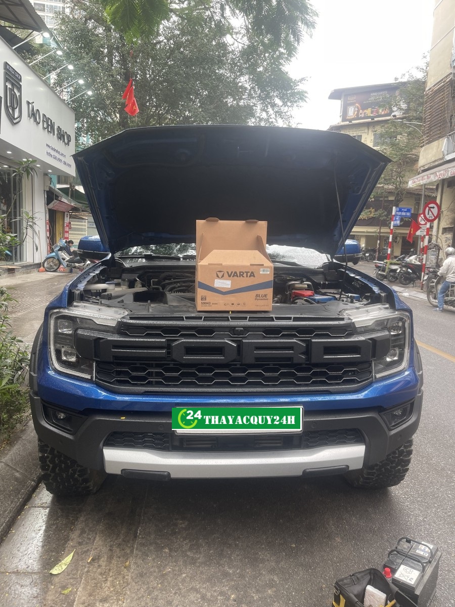 Thay ắc quy xe Ford Ranger Raptor chính hãng