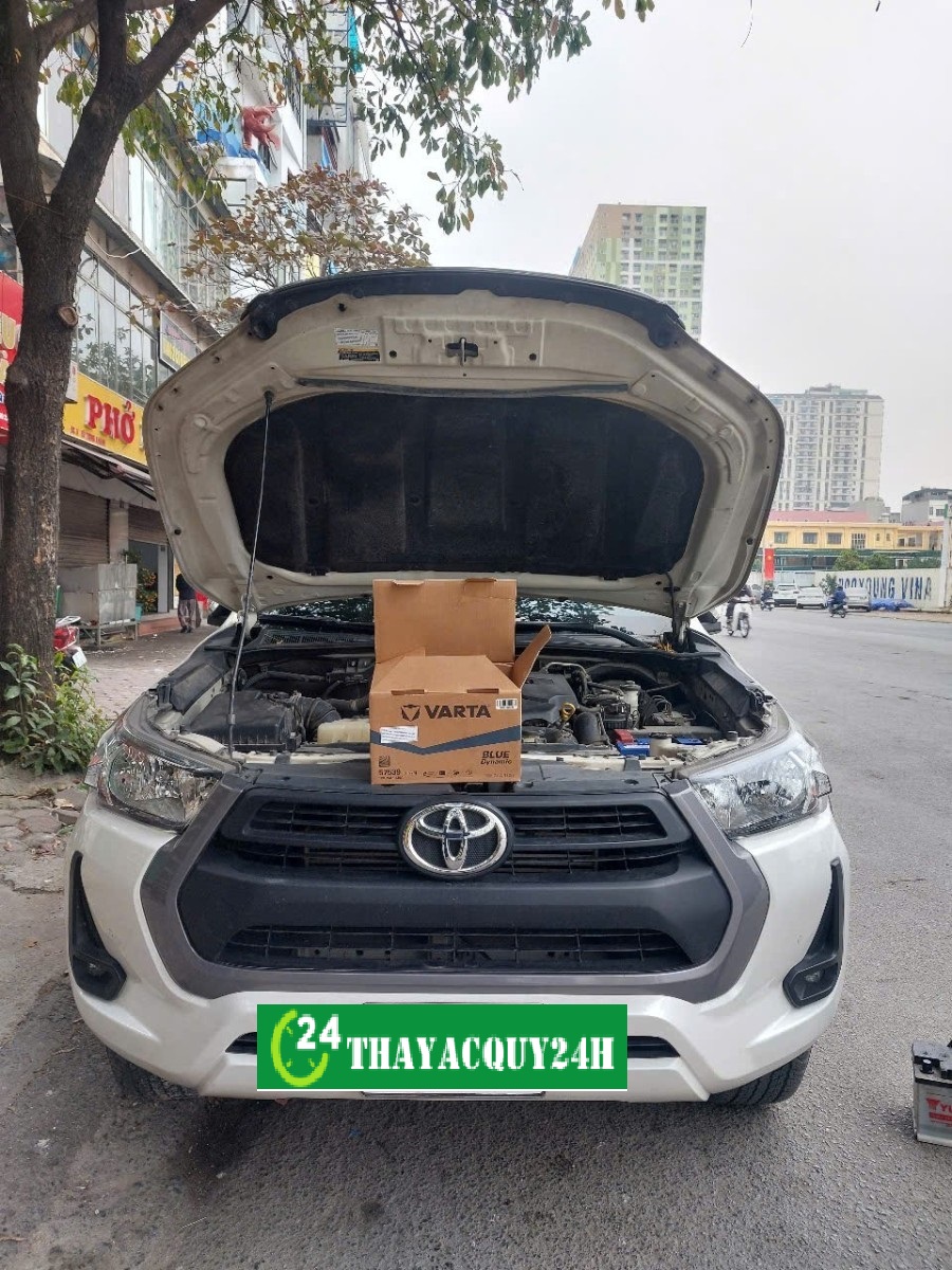 Thay ắc quy xe Toyota 4Runner tận nơi 24H