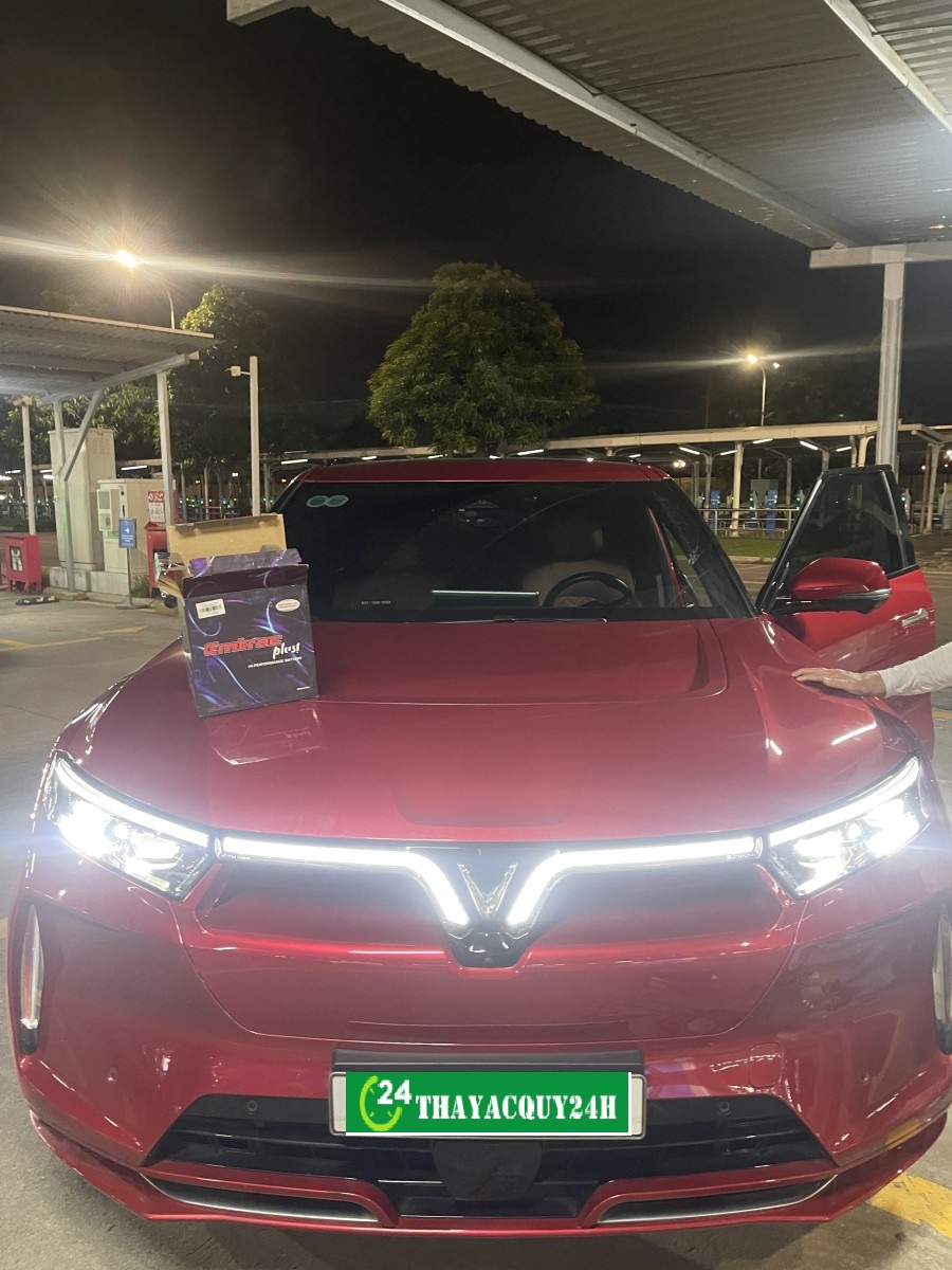 Thay ắc quy xe Vinfast VF9 giá tốt, tận nơi