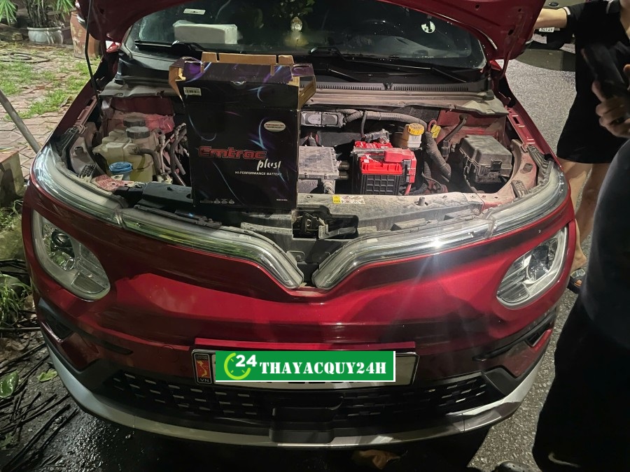 Thay ắc quy xe Vinfast VF e34 giá tốt, tận nơi