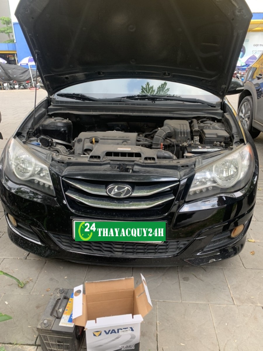 Thay ắc quy xe Hyundai Verna, Azera, Avante, Veloster