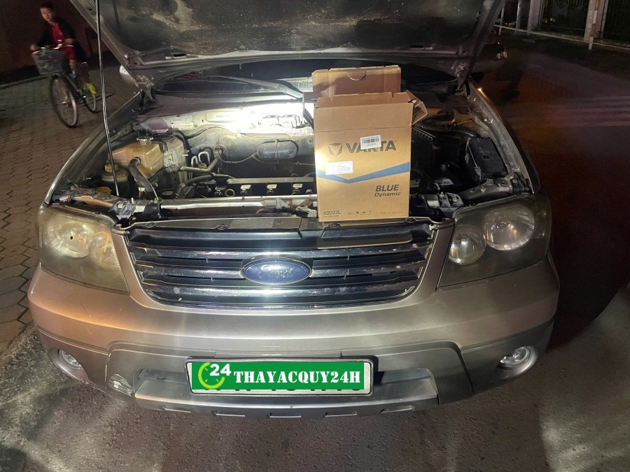 Thay Ắc Quy Xe Ford Escape nhanh, tận tình